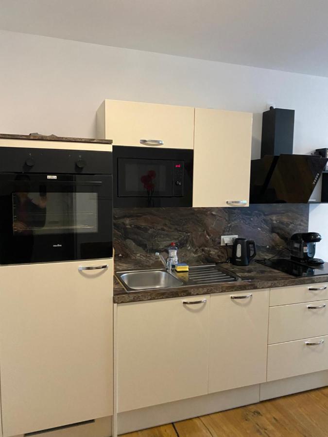 Modern Apartment With Balcony Near City Center Wien Exteriör bild