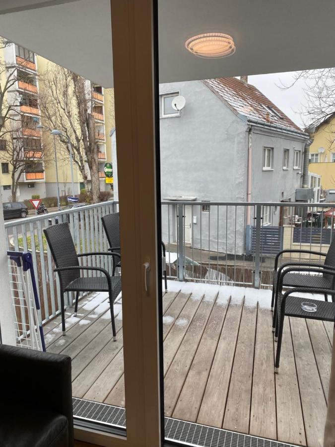 Modern Apartment With Balcony Near City Center Wien Exteriör bild
