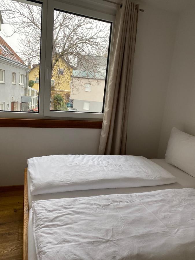 Modern Apartment With Balcony Near City Center Wien Exteriör bild